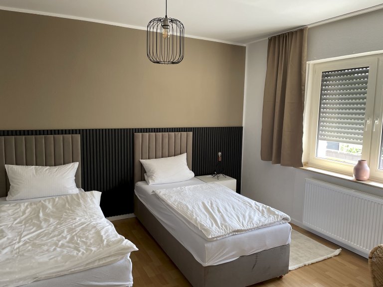 Einzelbett 90 x 200 cm